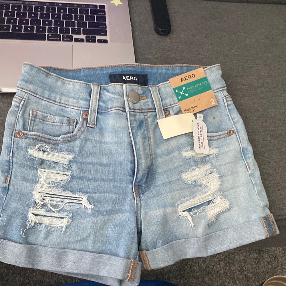 AERO High Rise Midi-3” shorts